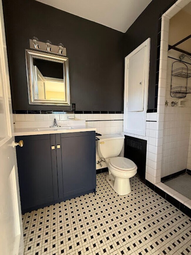 Building Photo - 480F - 2167 Washington