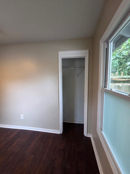Building Photo - 1022 Ashby Grove SW