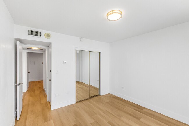 Building Photo - 5555 Collins Ave