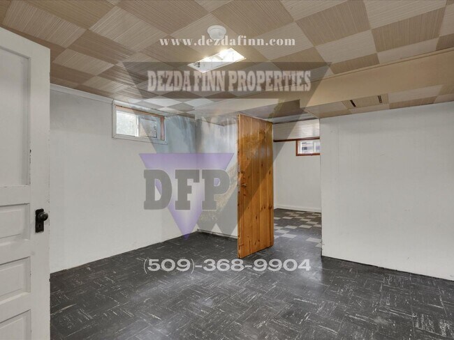 Building Photo - South Hill 3 bed/1 bath rancher with primo...