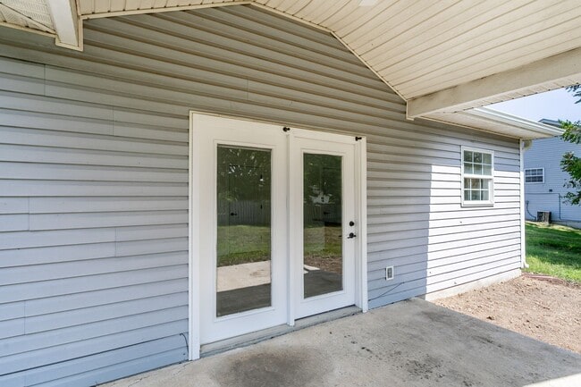 Building Photo - Newly Remodeled Picturesque Home in North ...