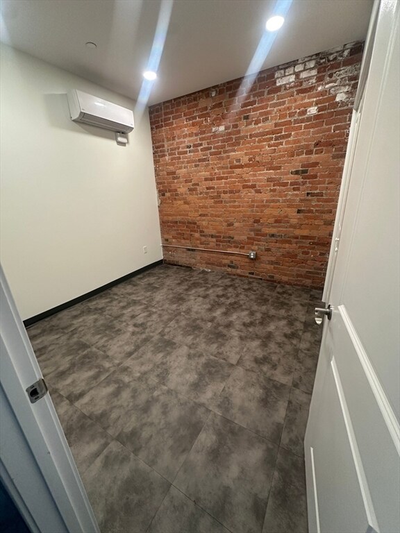 Building Photo - 151 Chestnut St