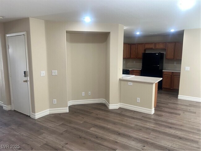 Building Photo - 9241 Nerone Ave