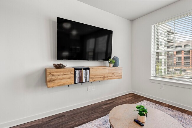 Building Photo - 2048 Bolton Dr NW