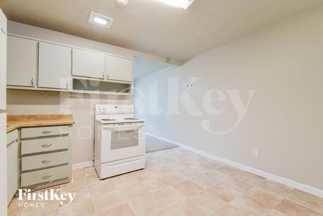 Building Photo - 8277 Dunellen Ln