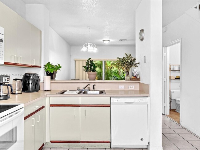 Building Photo - 326 SW 120th Ave