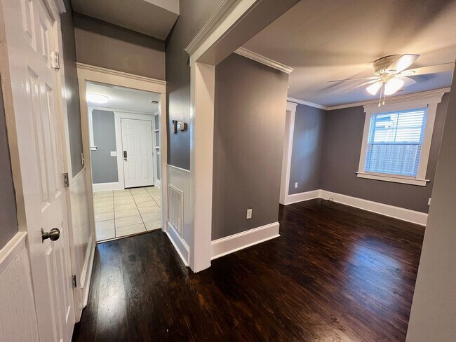 Building Photo - Beautifully refinished home!