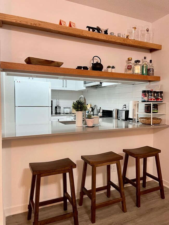 Building Photo - West Campus - San Gabriel Place - Fully Funished - Washer / Dryer - Huge Patio - $1400