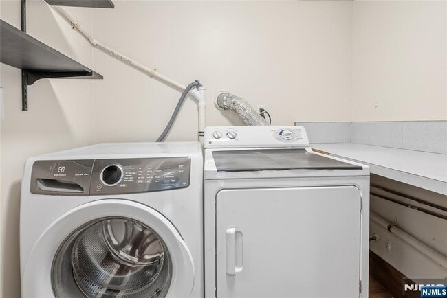 Building Photo - 202 Knox Ave