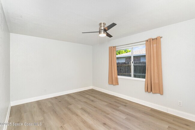 Building Photo - 122 Atlas Ln