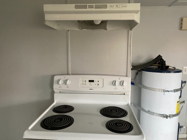 Building Photo - 1129 Magnolia Ave