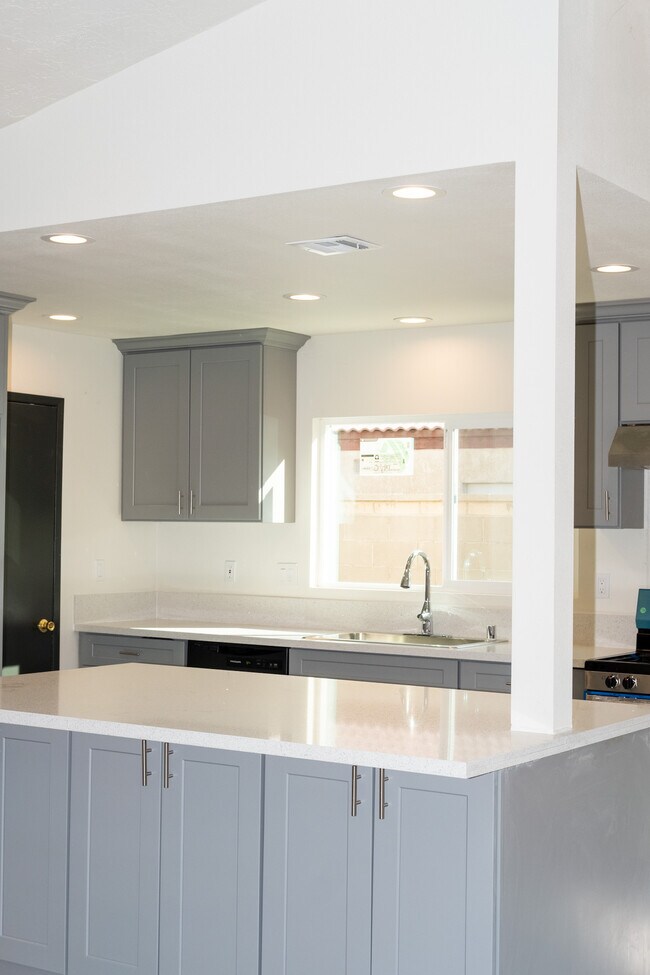 Building Photo - 81375 Coco Palm Dr