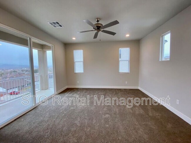 Building Photo - 438 N Stone Mountain Dr