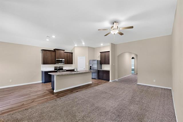 Building Photo - 1903 Dahlia Way