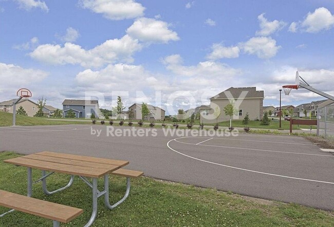 Building Photo - 9580 Madison Dr