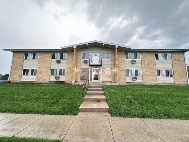 Building Photo - 410 N. Terrace St.
