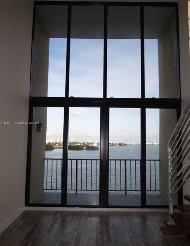 Building Photo - 7899 NE Bayshore Ct