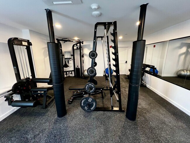 Building Photo - 179 Butternut St