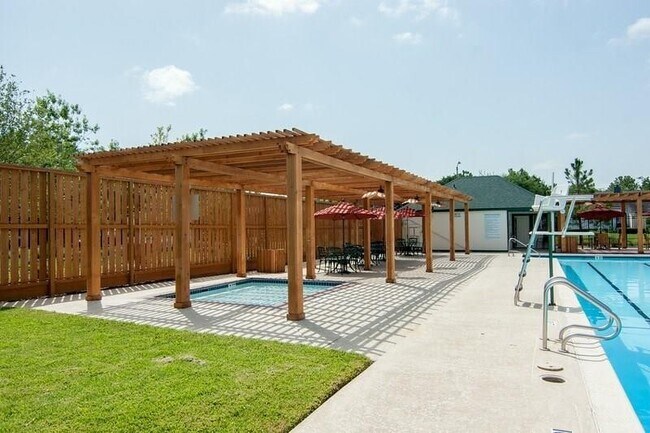 Building Photo - 2110 Whiteback Dr