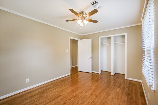 Building Photo - 4613 Braeburn Dr