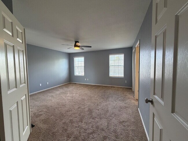 Building Photo - ~Available Now~ Beautiful Three Bedroom Home in Englewood!