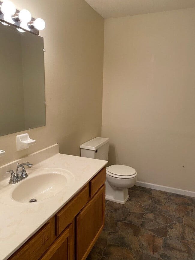 Building Photo - 4330 W Bethany Dr