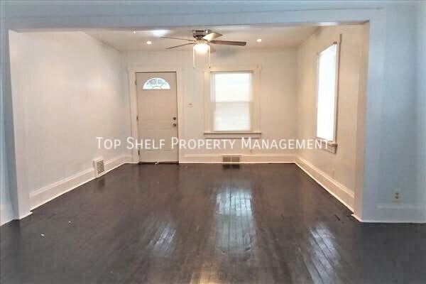 Building Photo - 718 25th St