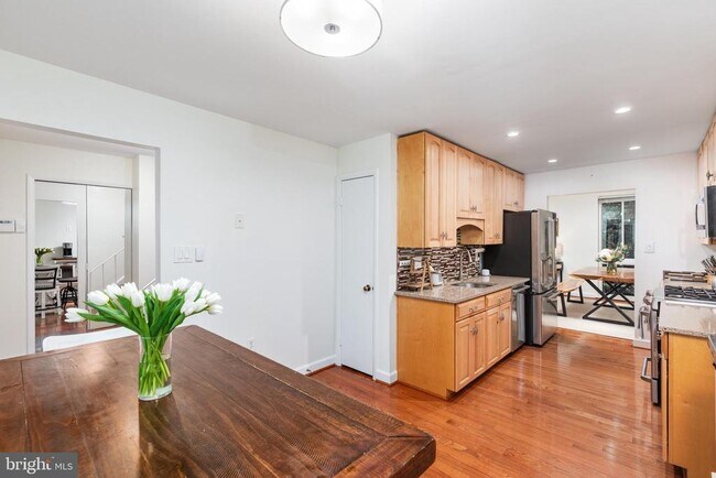 Building Photo - 4920 Herkimer St