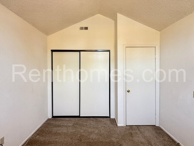 Building Photo - 10515 Carrington Dr