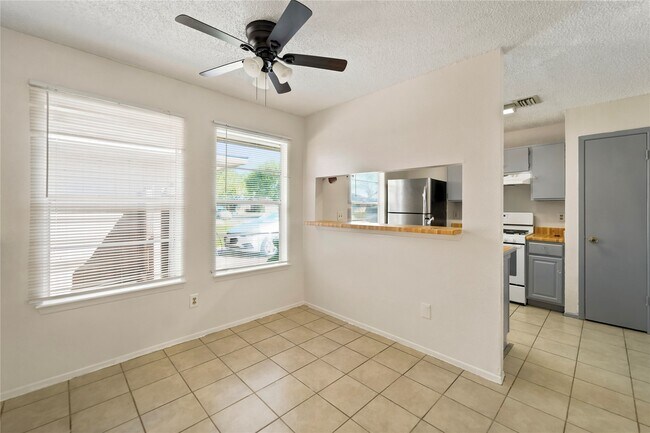 Building Photo - 13619 Tanvern Ln