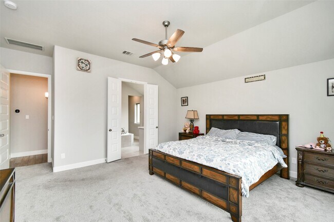 Building Photo - 5042 Albany Shores Ln