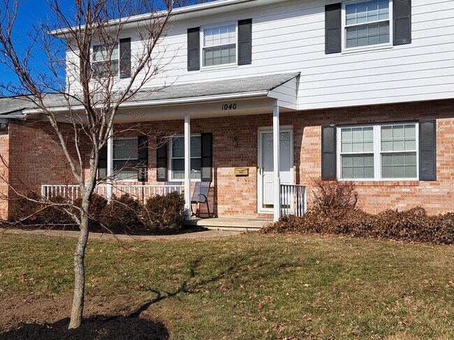 Primary Photo - 1040 Kendale Rd N