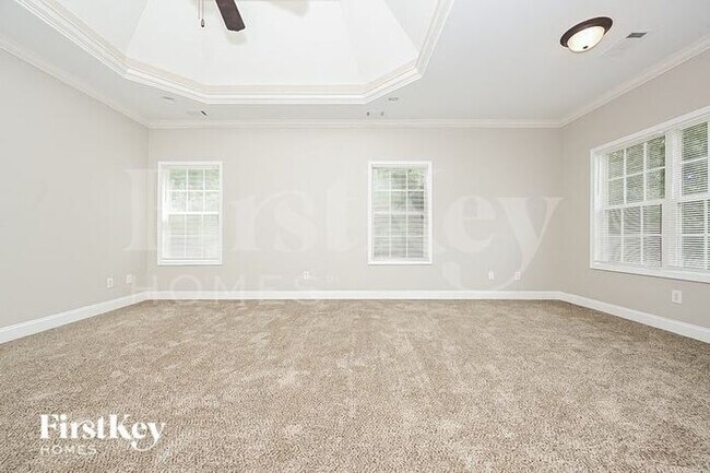 Building Photo - 489 Glouchester Dr