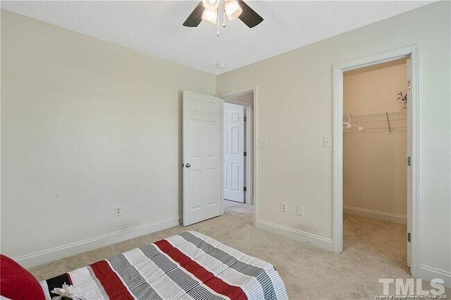 Building Photo - 1600 Silver Ridge Ct