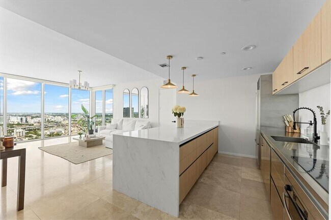 Building Photo - 1040 Biscayne Blvd