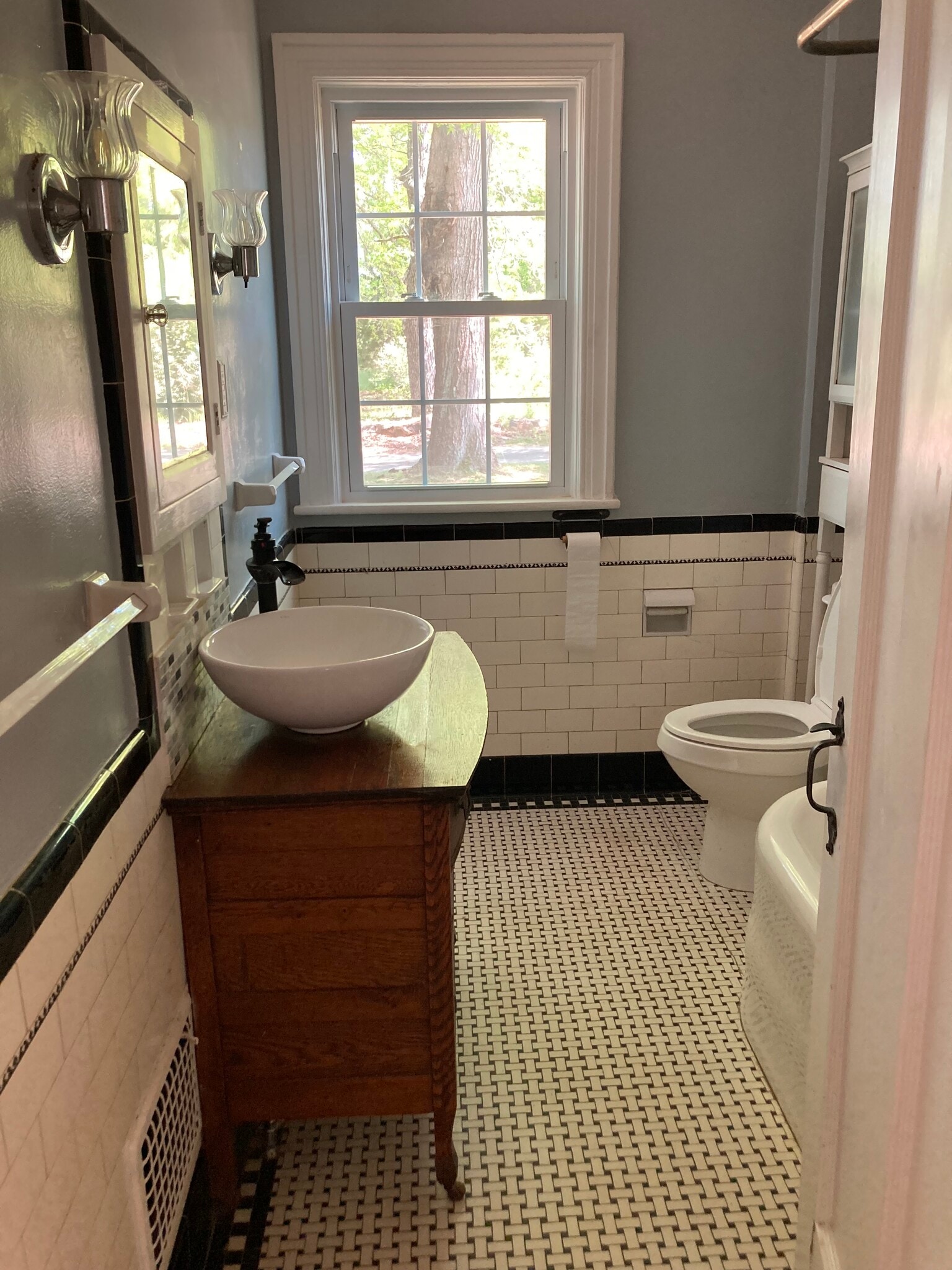 Building Photo - 100 Lude Johnson Blvd