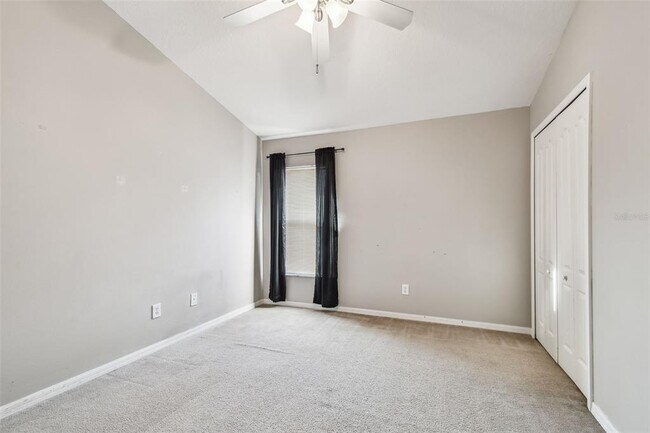 Building Photo - 15807 Leatherleaf Ln