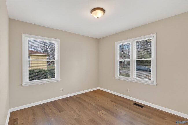 Building Photo - 1601 Armstrong St NW