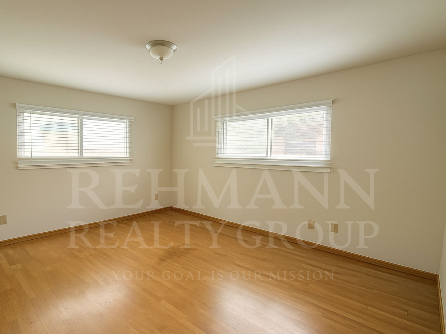 Building Photo - 4235 Kendall St