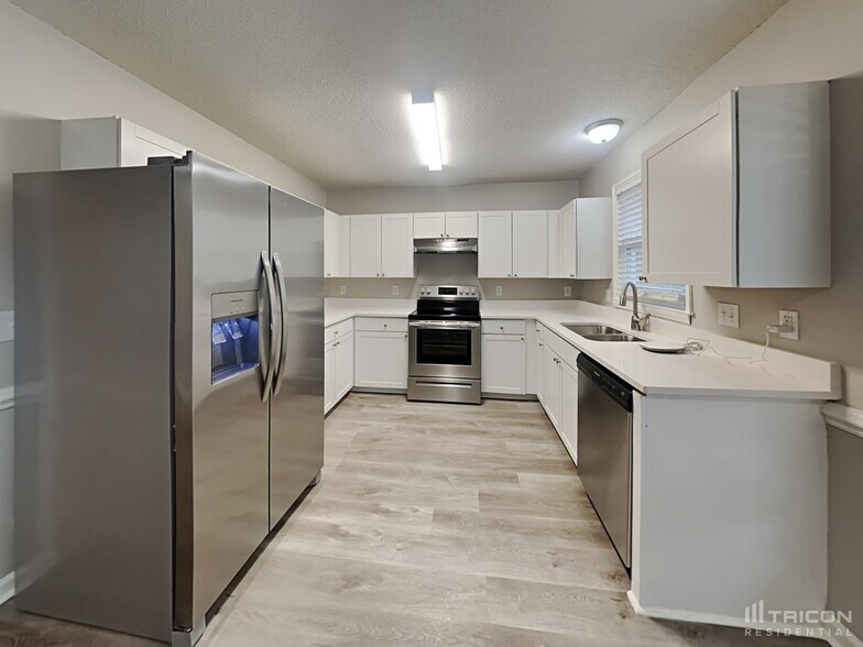 Building Photo - 837 Lusterleaf Pl