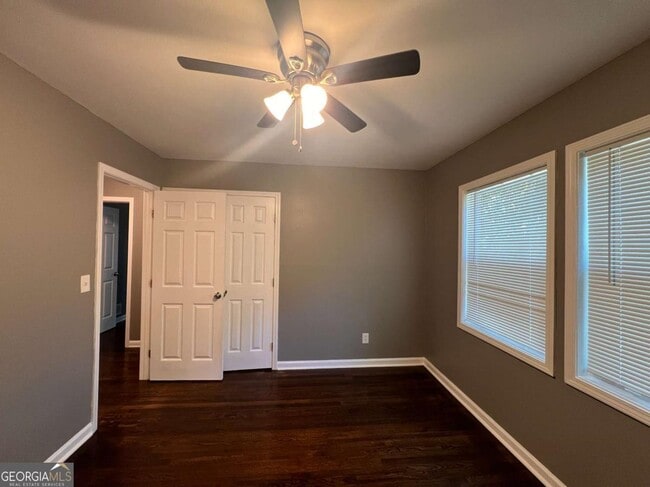 Building Photo - 1947 Kenwood Pl SE