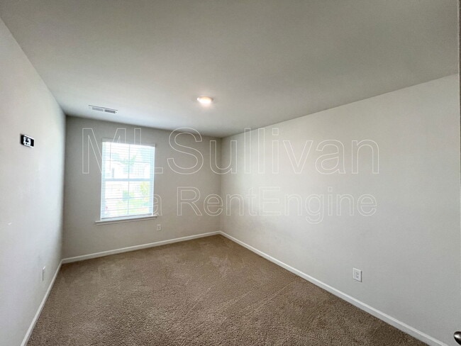 Building Photo - 2932 Egert Dr