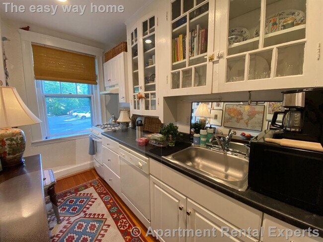 Building Photo - 11 Ellery St