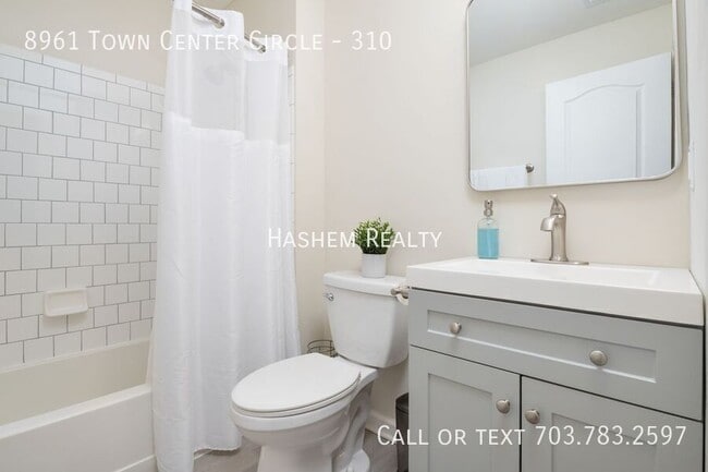 Building Photo - 8961 Town Center Cir