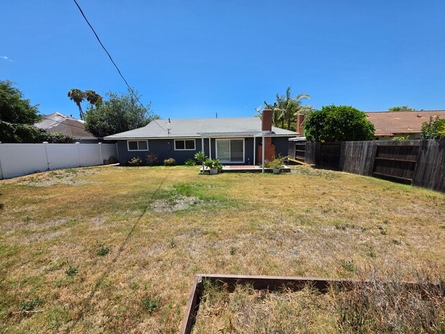 Building Photo - 2868 El Rio Cir