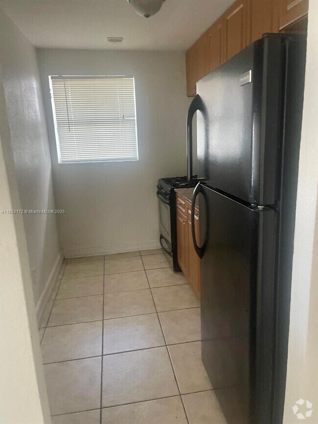 Building Photo - 7101 SW 89th Ct