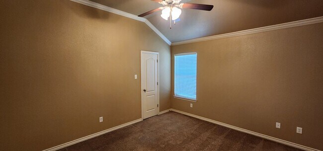 Building Photo - Beautiful 2 bed/2 bath near Clear Creek gate Available 8/13