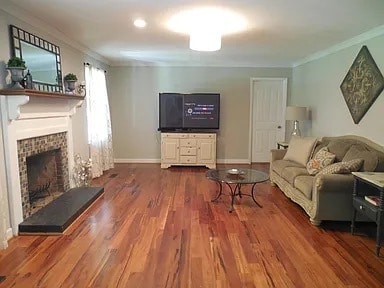 Building Photo - 520 Edinboro Dr