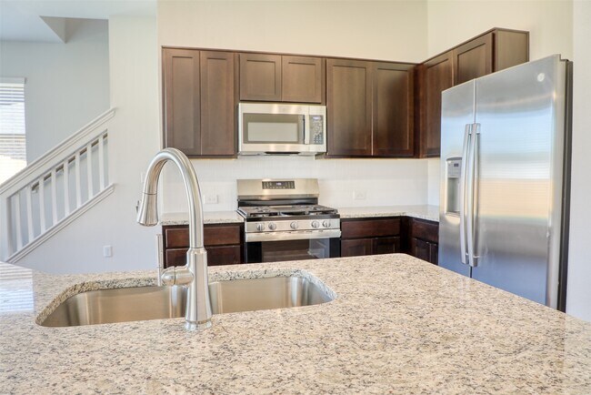 Building Photo - 410 Magnolia Ln