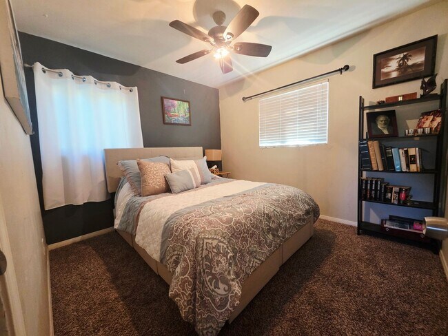 Building Photo - $5,500 - Beautiful 3BR/2BA Home on ? Acre ...